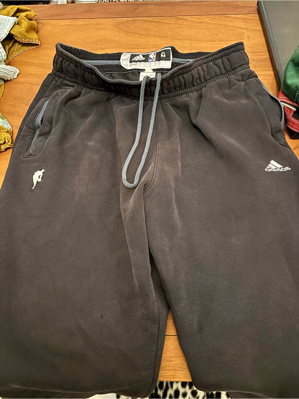 Vintage Adidas x NBA Fleece Sweatpants / Track Pants – Black / Size Medium